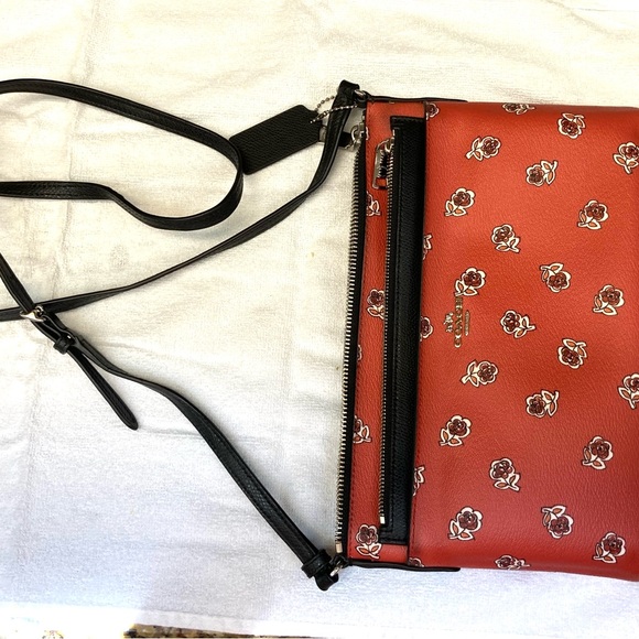 NWOT - COACH East West Crossbody with Pop Up Pouch. Sienna Rose Print. - Picture 8 of 9